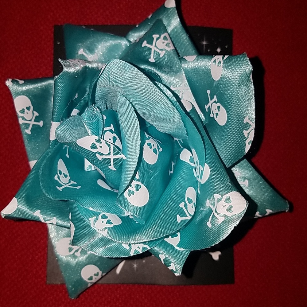 Sourpuss Blue & White Skull Crossbones RockABilly 4" Rose Hair Bow Clip